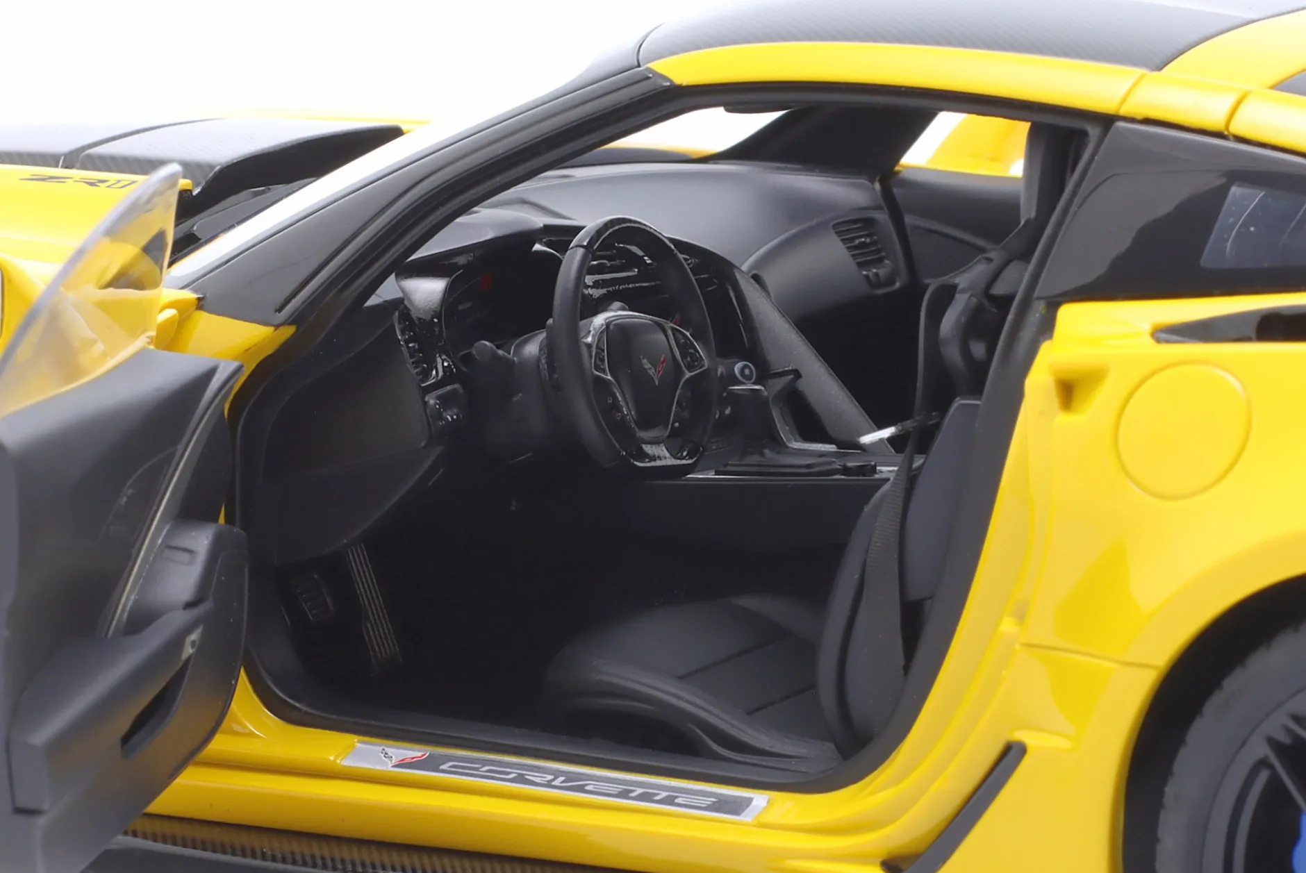 Chevrolet Corvette C7 ZR1 Baujahr 2019 racing gelb 1:18 AUTOart