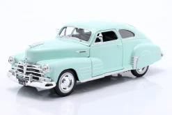 Chevrolet Fleetline Aerosedan Baujahr 1948 hellgrün 1:24 Maisto