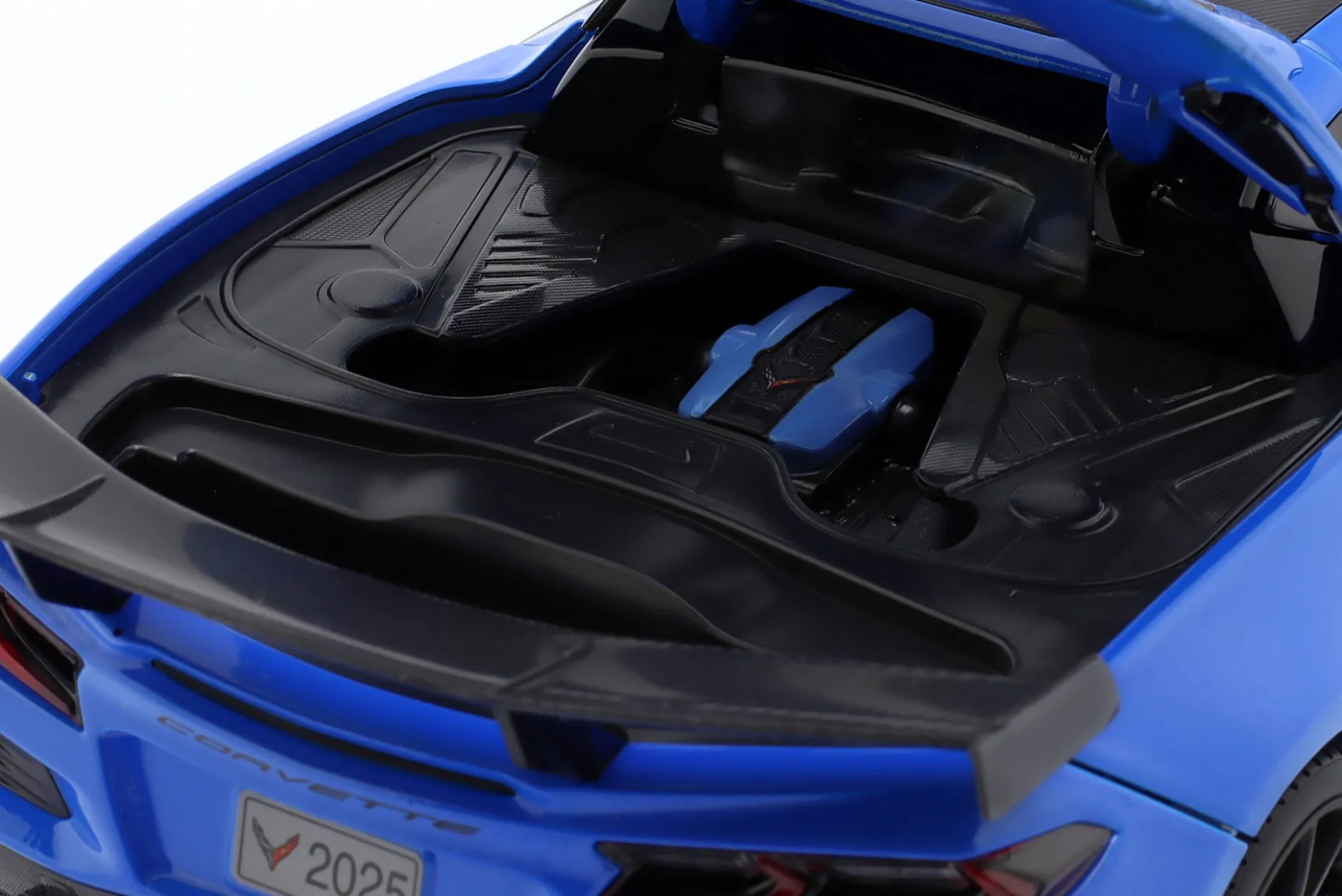 Corvette ZR1 (C8) Coupe Baujahr 2026 Riptide blau metallic 1:18 Maisto