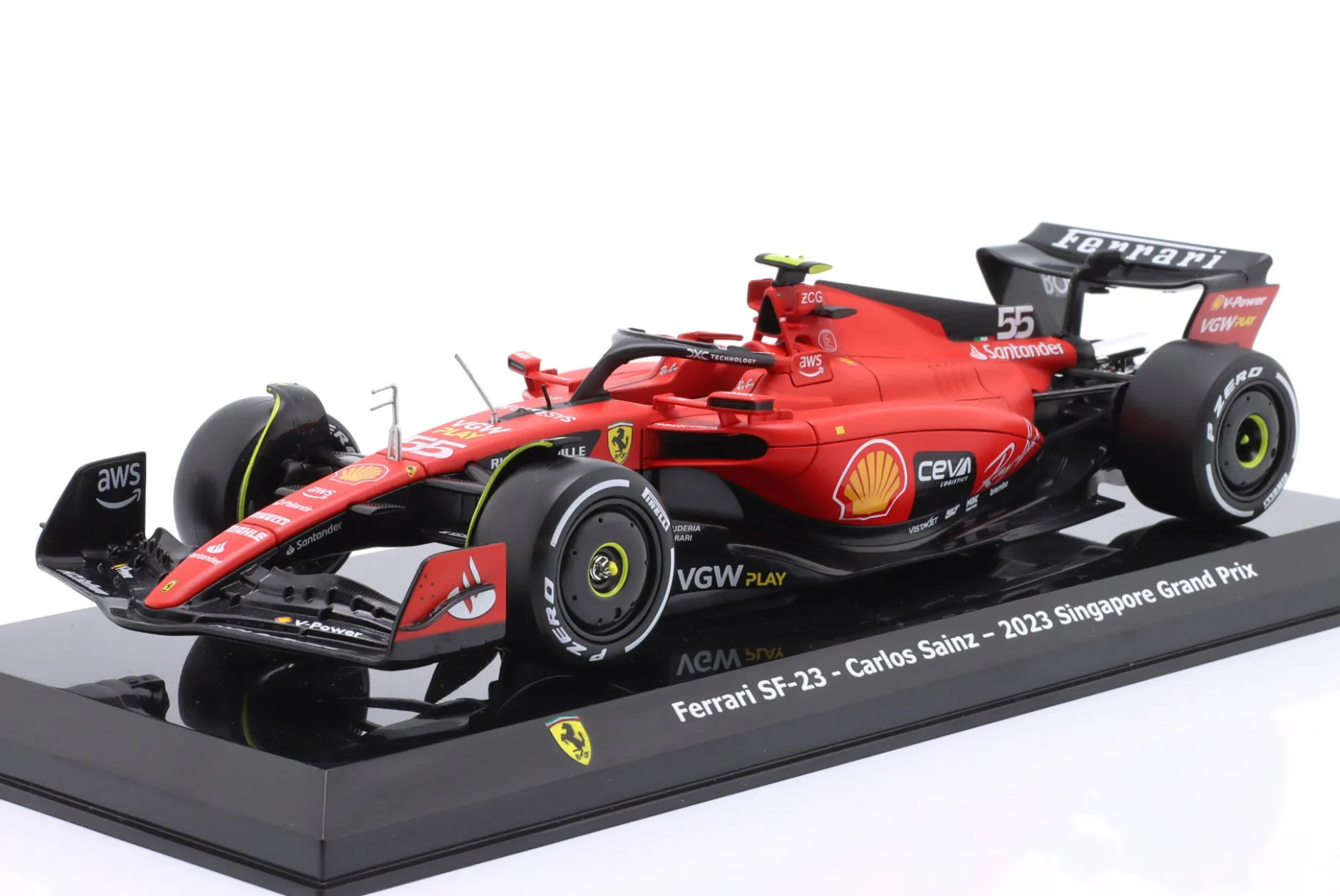 C. Sainz Ferrari SF-23 #55 Sieger Singapur GP Formel 1 2023 1:24 Premium Collectibles