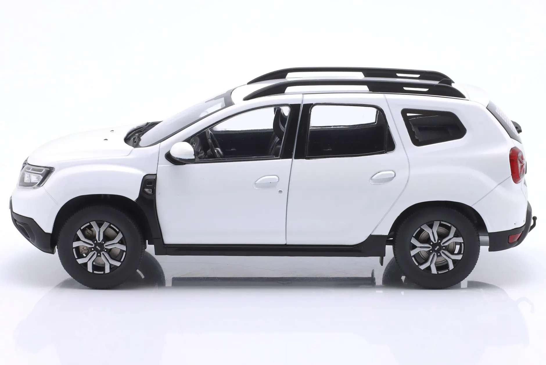 Dacia Duster PH.2.5 Baujahr 2024 weiß 1:18 Solido