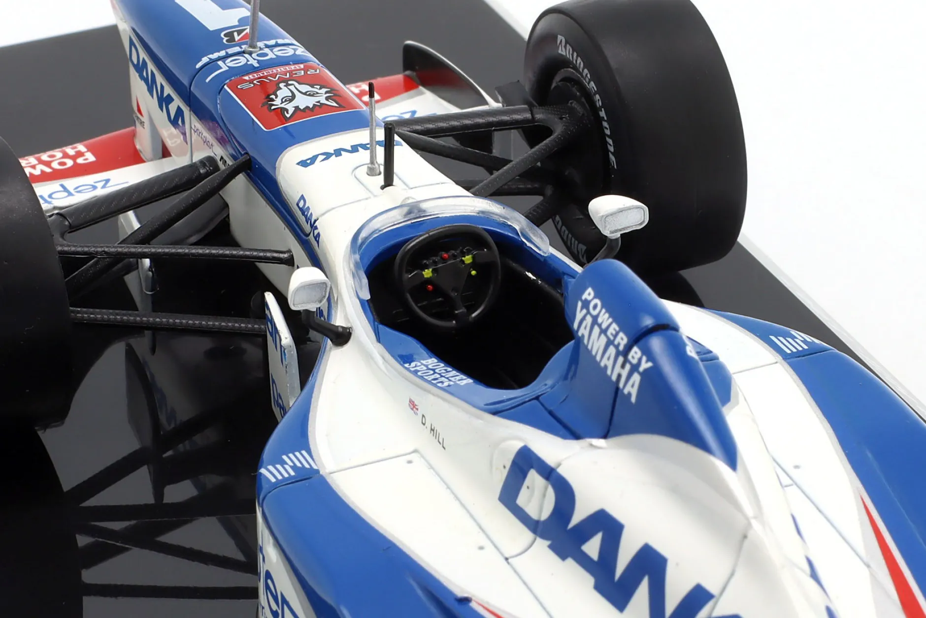 Damon Hill Arrows A18 #1 Formel 1 1997 1:24 Premium Collectibles