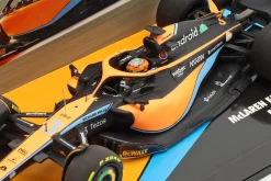 Daniel Ricciardo McLaren MCL36 #3 Bahrain GP Formel 1 2022 1:43 Minichamps