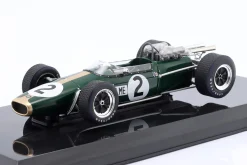 Denis Hulme Brabham BT24 #2 Formel 1 Weltmeister 1967 1:24 Premium Collectibles