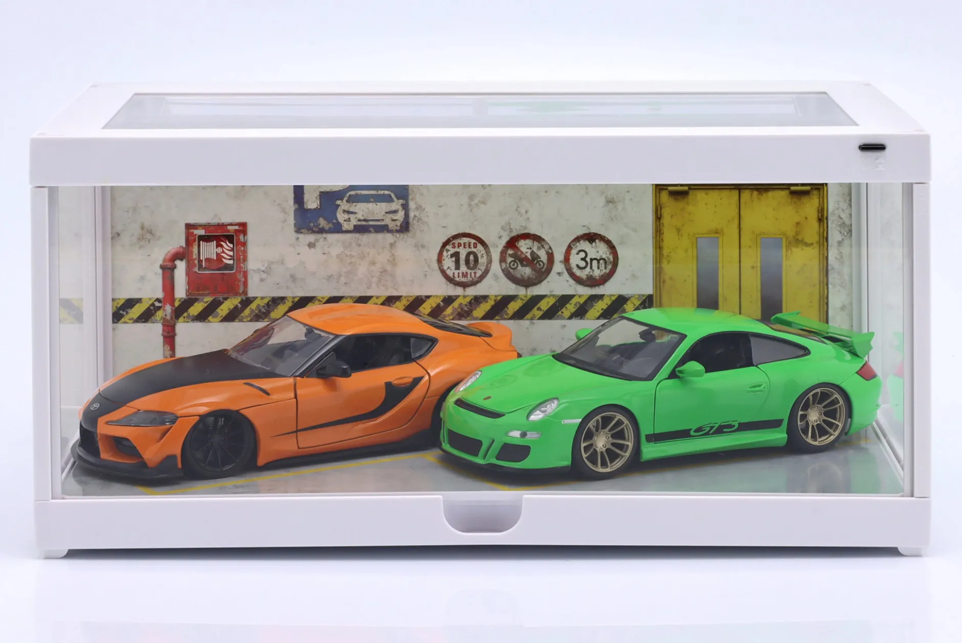 Diorama Einzelvitrine weiß mit LED-Beleuchtung f. Maßstab 1:18 / 1:24 Triple9