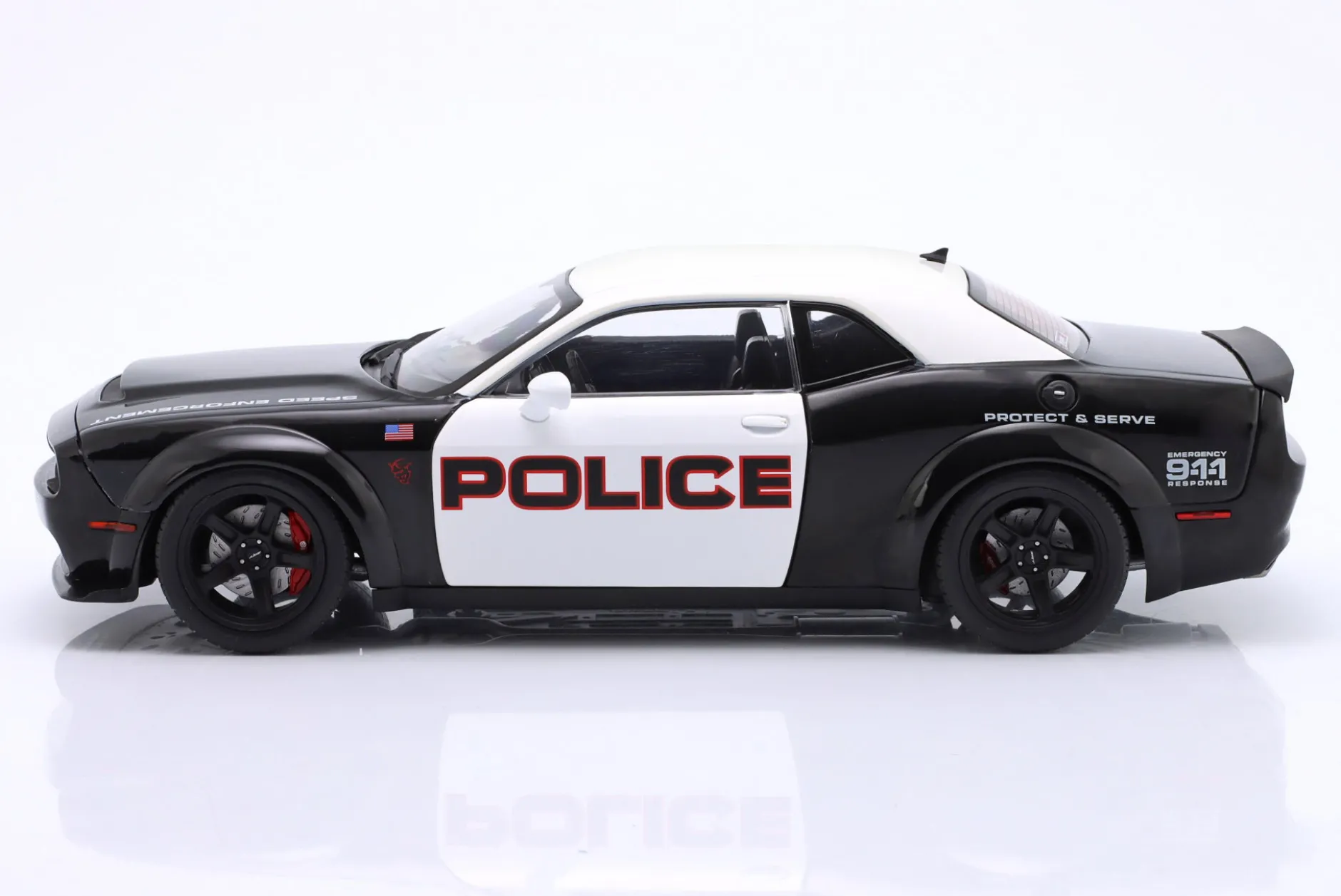 Dodge Challenger Demon Highway Police Baujahr 2023 schwarz / weiß 1:18 Solido