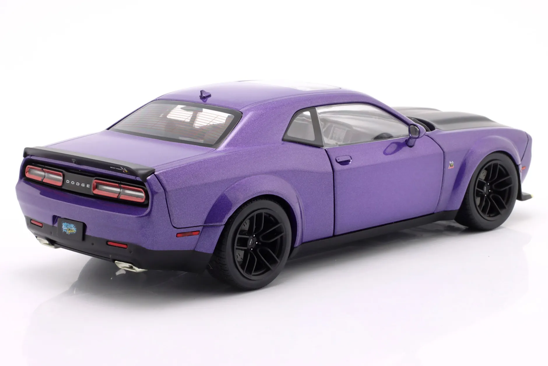 Dodge Challenger SRT Hellcat Widebody 2023 lila 1:18 Solido