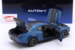 Dodge Challenger SRT Jailbreak Baujahr 2022 indigo blau 1:18 AUTOart