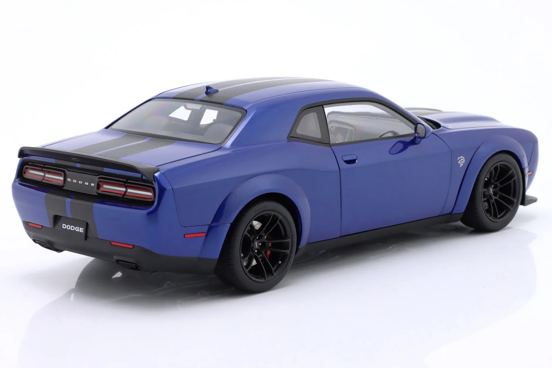 Dodge Challenger SRT Superstock Baujahr 2023 blau metallic 1:18 AUTOart