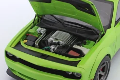 Dodge Challenger SRT Super Stock Baujahr 2023 grün 1:18 AUTOart