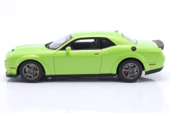 Dodge Challenger SRT Super Stock Baujahr 2023 grün 1:18 AUTOart