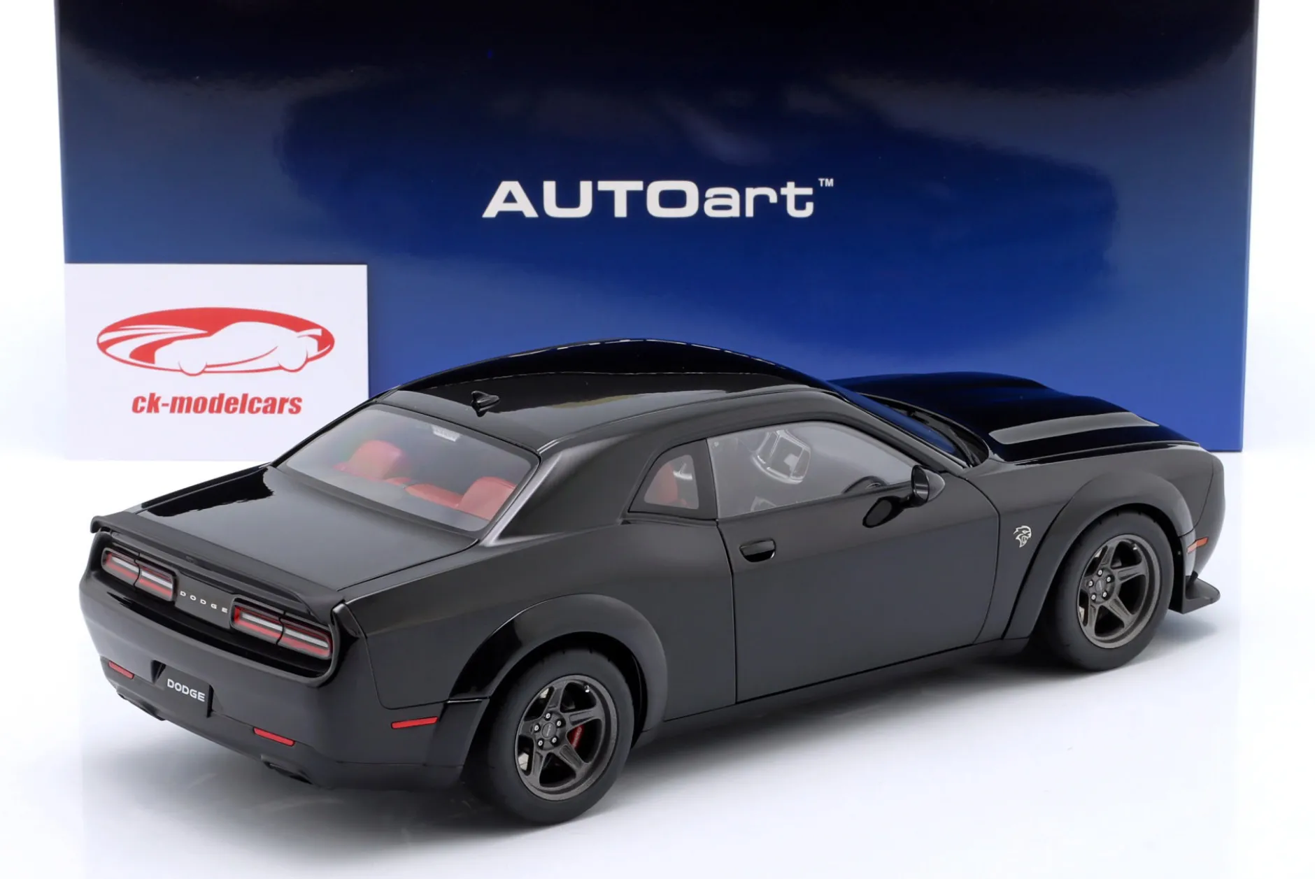 Dodge Challenger SRT Super Stock 2023 pechschwarz 1:18 AUTOart