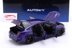 Dodge Charger Scat Pack Widebody lila 1:18 AUTOart