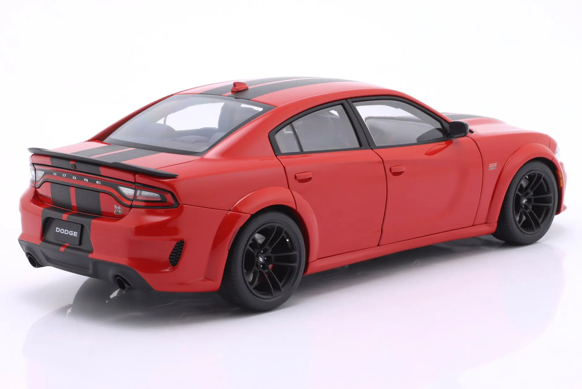 Dodge Charger Scat Pack Widebody rot 1:18 AUTOart