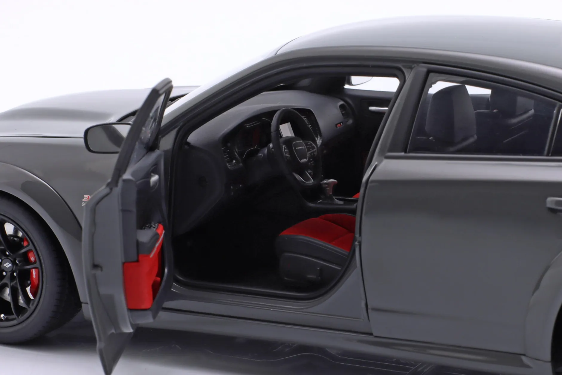 Dodge Charger Scat Pack Widebody dunkelgrau 1:18 AUTOart
