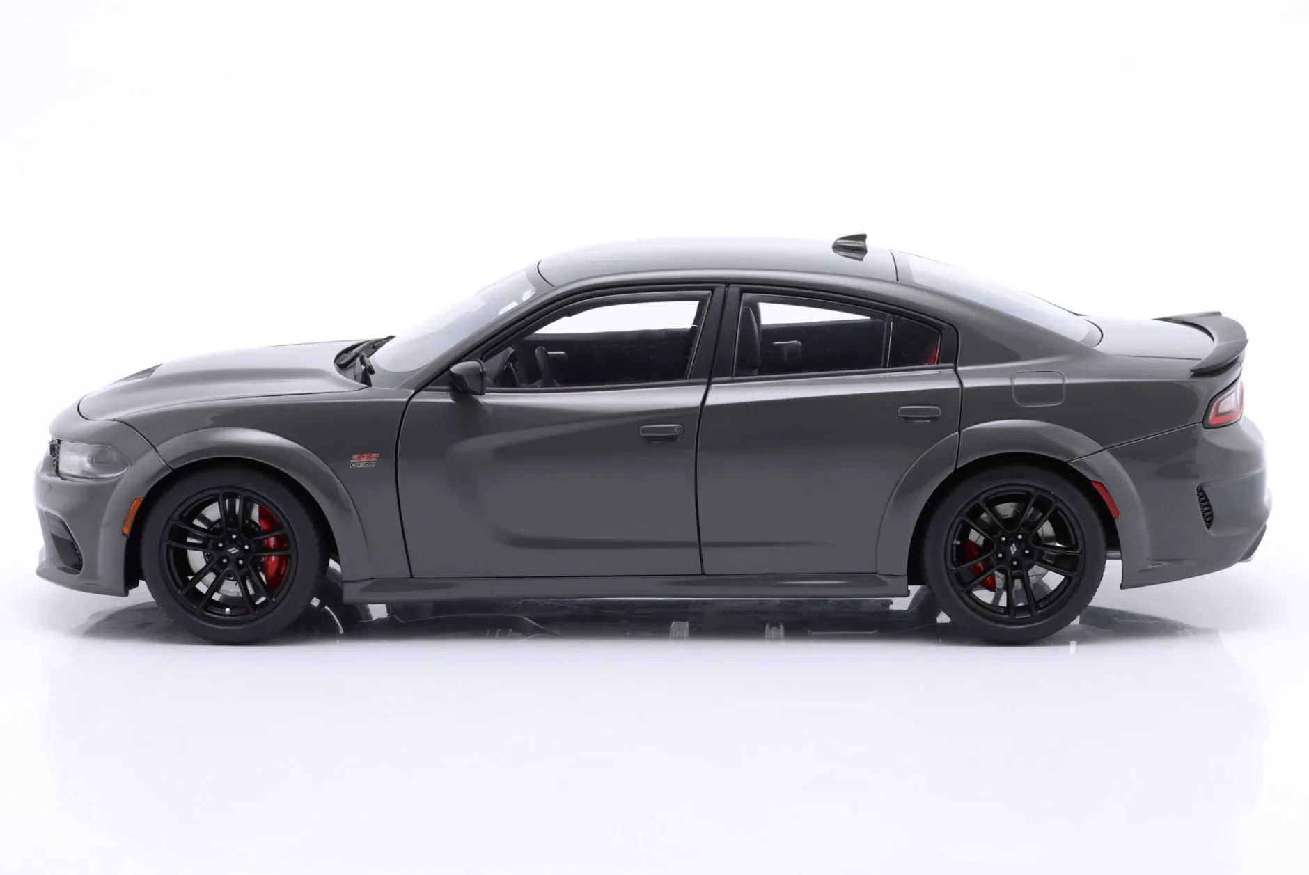 Dodge Charger Scat Pack Widebody dunkelgrau 1:18 AUTOart