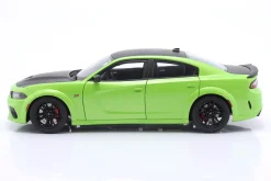 Dodge Charger Scat Pack Widebody grün / schwarz 1:18 AUTOart