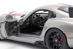 Dodge Viper ACR Baujahr 2017 billet silber metallic / schwarz / rot 1:18 AUTOart