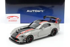 Dodge Viper ACR Baujahr 2017 billet silber metallic / schwarz / rot 1:18 AUTOart