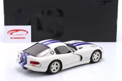 Dodge Viper GTS Coupe Baujahr 1996 weiß 1:18 GT-Spirit