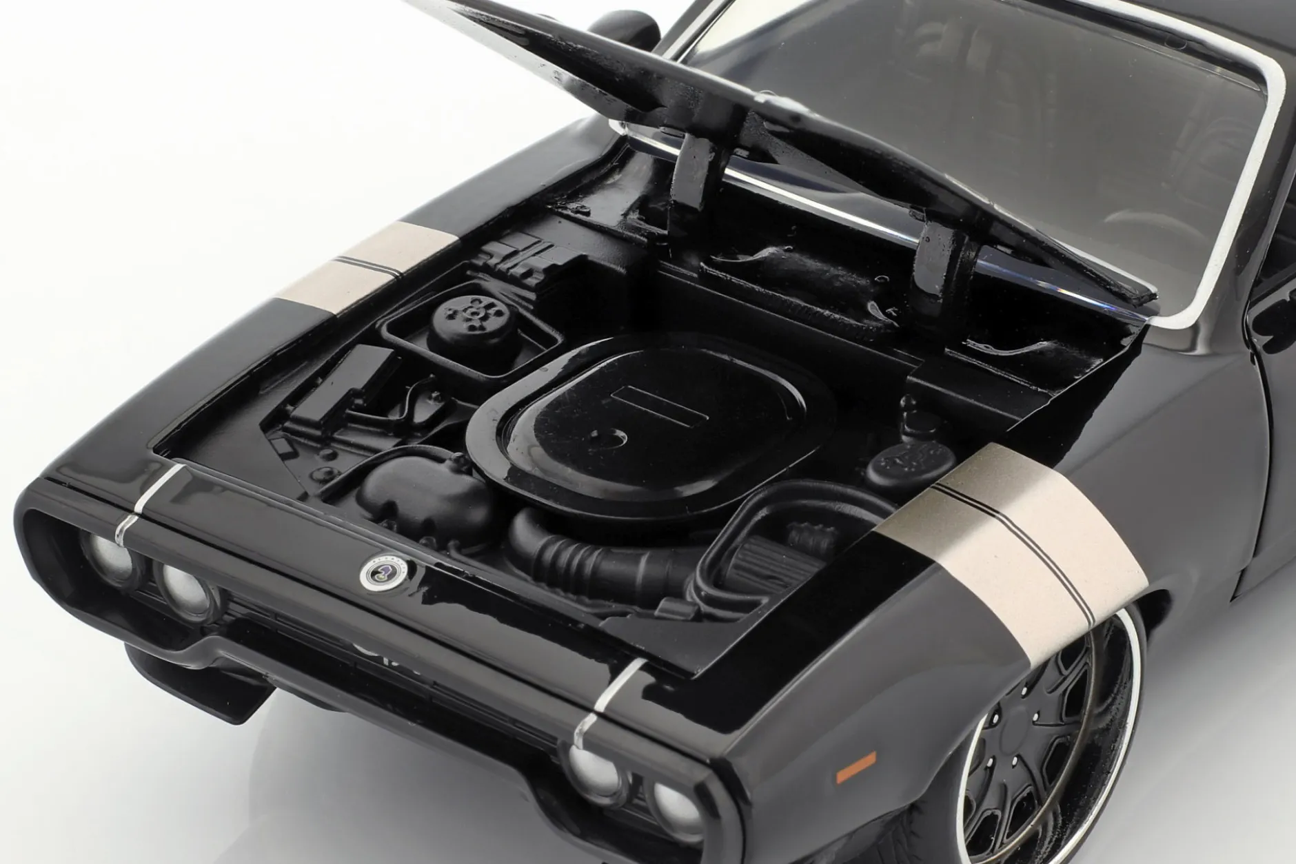 Dom's Plymouth GTX Fast and Furious 8 2017 schwarz 1:24 Jada Toys
