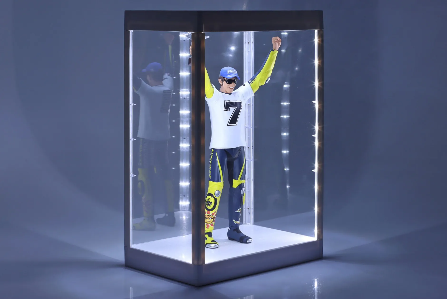 Einzelvitrine mit LED-Beleuchtung für Figuren Maßstab 1:6 weiß Triple9