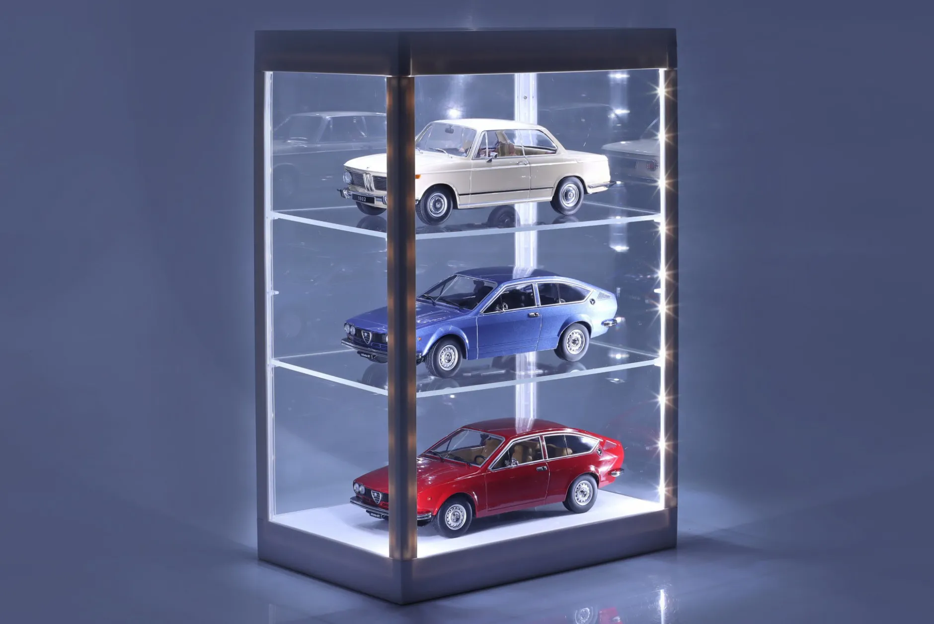 Einzelvitrine mit LED-Beleuchtung für Maßstab 1:18, 1:24, 1:43 weiß Triple9