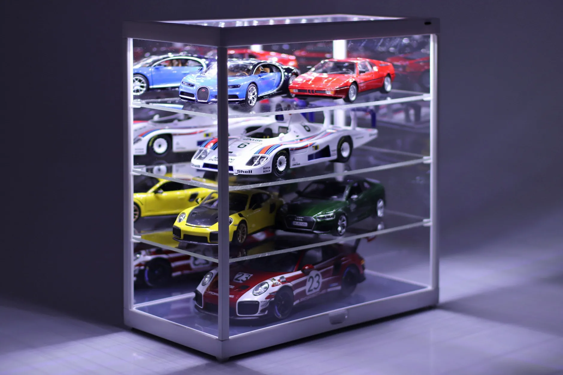 Einzelvitrine mit LED-Beleuchtung und Spiegel für 1:18 / 1:24 weiß Triple9