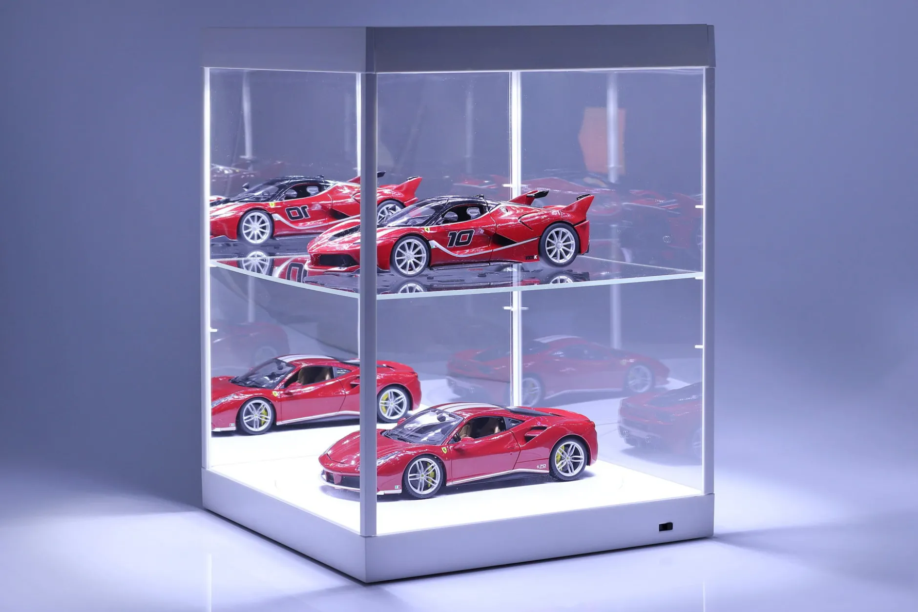 Einzelvitrine mit LED-Beleuchtung, Spiegel und Drehteller für Maßstab 1:18 weiß Triple9