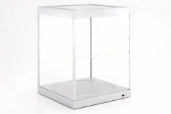 Einzelvitrine mit LED-Beleuchtung und Drehteller für Modellautos im Maßstab 1:18 silber Triple9