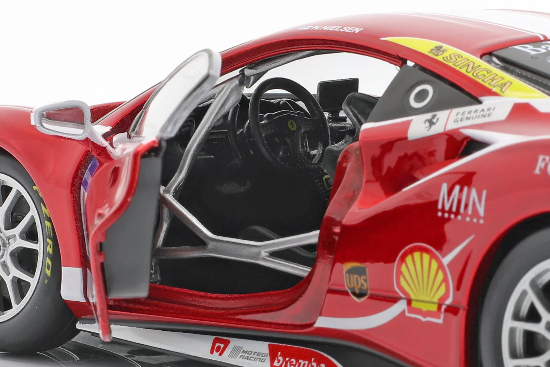 Ferrari 488 Challenge #11 Formula Racing Mugello 2017 N. Nielsen 1:24 Bburago