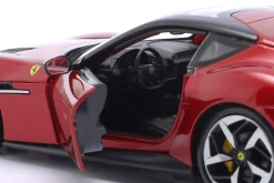 Ferrari 12Cilindri Baujahr 2024 dunkelrot metallic 1:24 Bburago