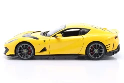 Ferrari 812 Competizione Baujahr 2021 gelb 1:18 Bburago