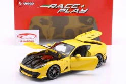 Ferrari 812 Competizione Baujahr 2021 gelb 1:18 Bburago