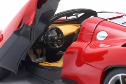 Ferrari Daytona SP3 Closed Top 2022 corsa rot 1:18 Bburago Signature
