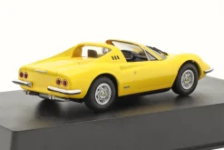 Ferrari Dino 246 GTS Baujahr 1972 mit Vitrine gelb 1:43 Altaya