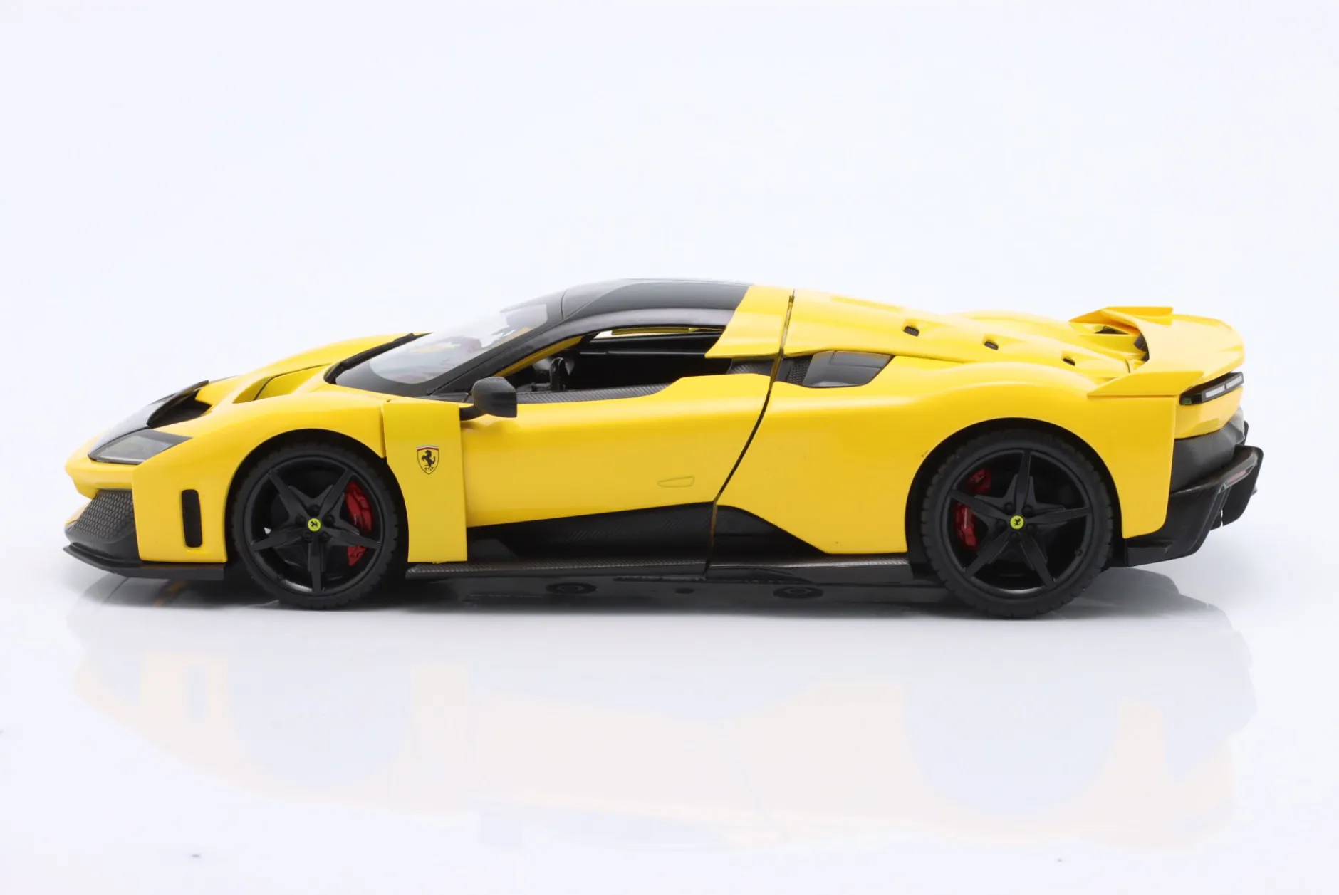 Ferrari F80 Baujahr 2024 gelb 1:18 Bburago