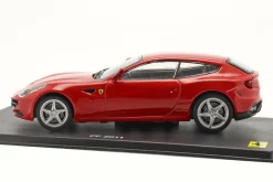 Ferrari FF Baujahr 2011 mit Vitrine rot 1:43 Altaya