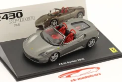 Ferrari F430 Spider Baujahr 2005 mit Vitrine grau metallic 1:43 Altaya