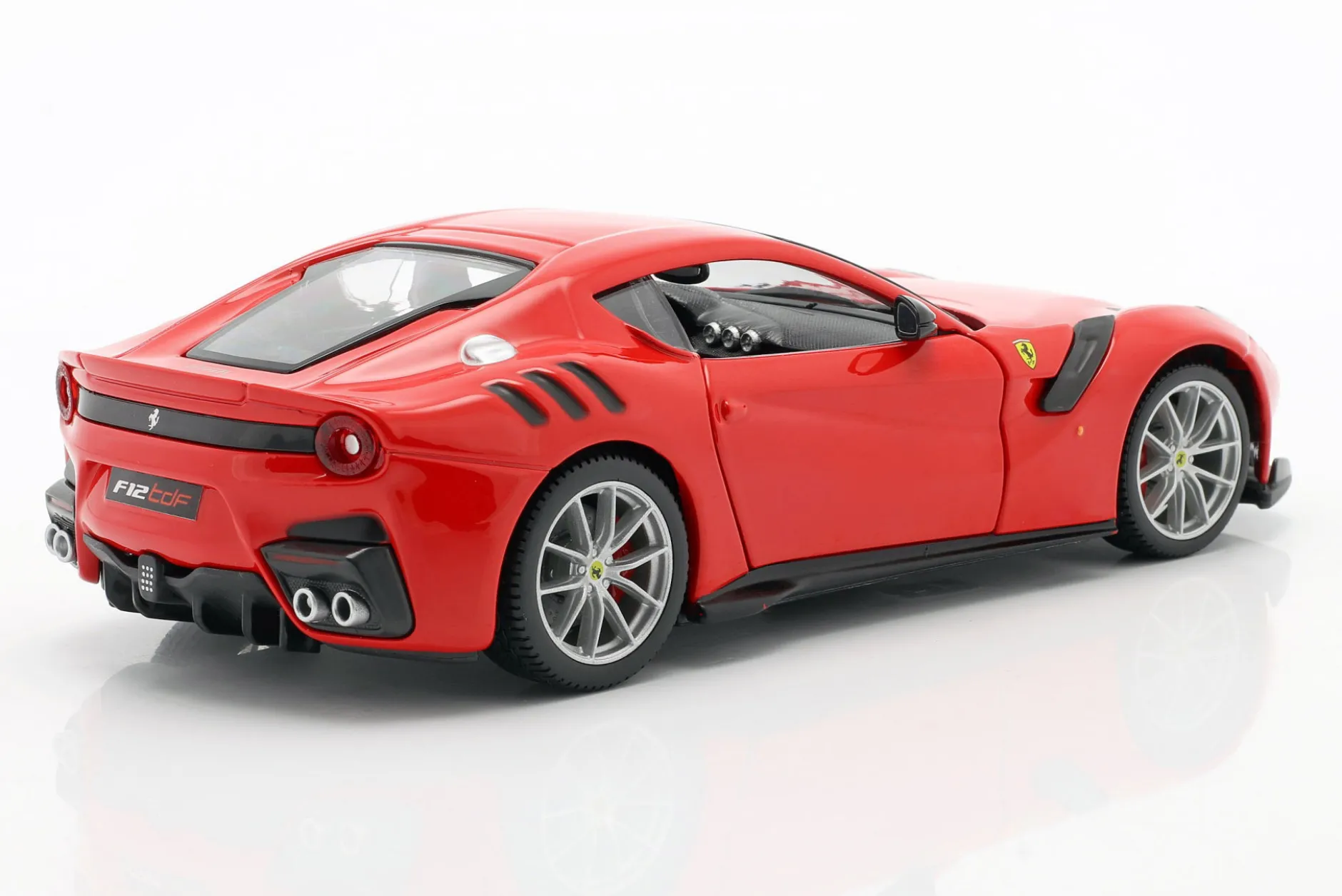 Ferrari F12 TDF Baujahr 2016 rot 1:24 Bburago