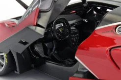 Ferrari FXX-K #88 rot / schwarz 1:18 Bburago Signature
