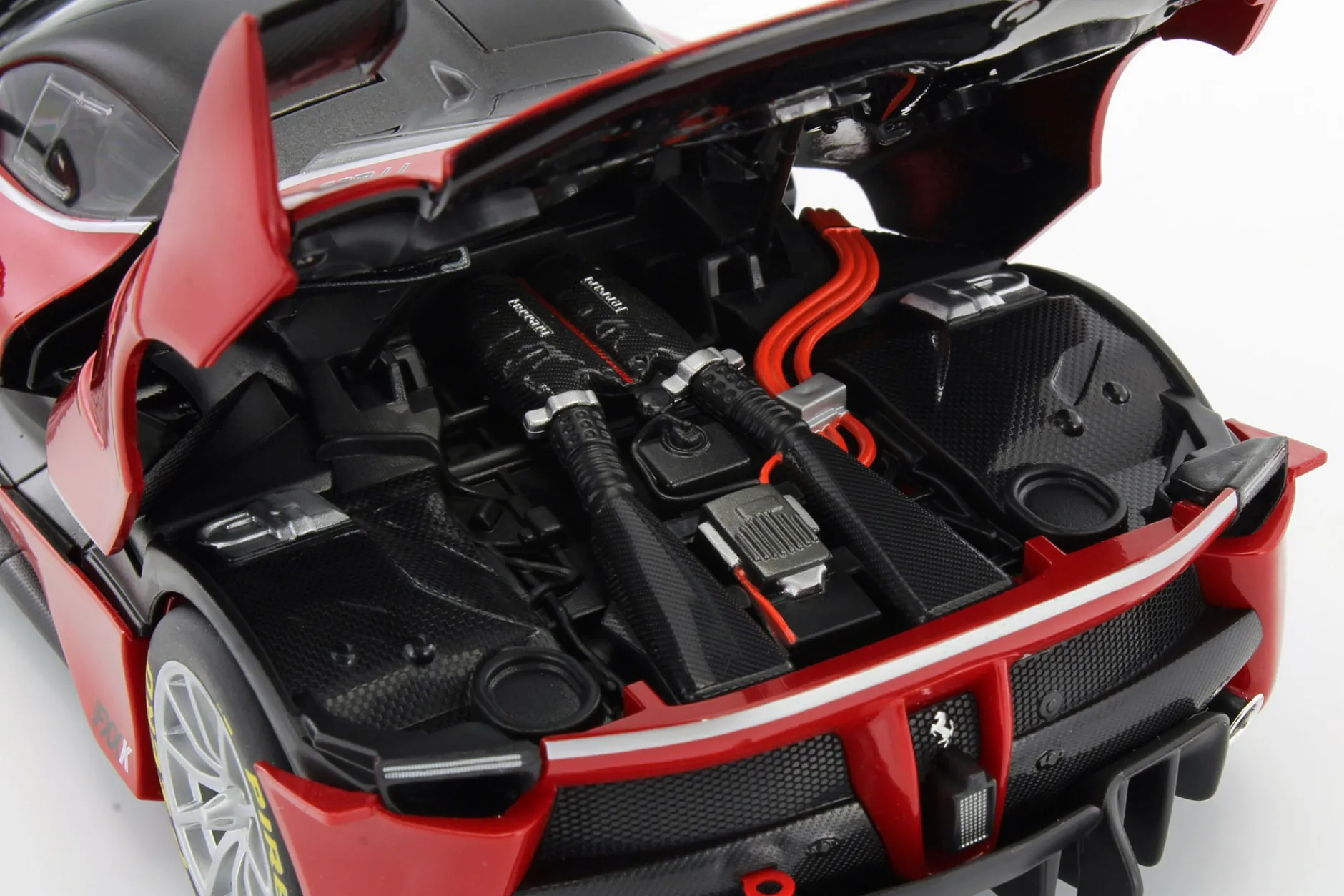 Ferrari FXX-K #88 rot / schwarz 1:18 Bburago Signature