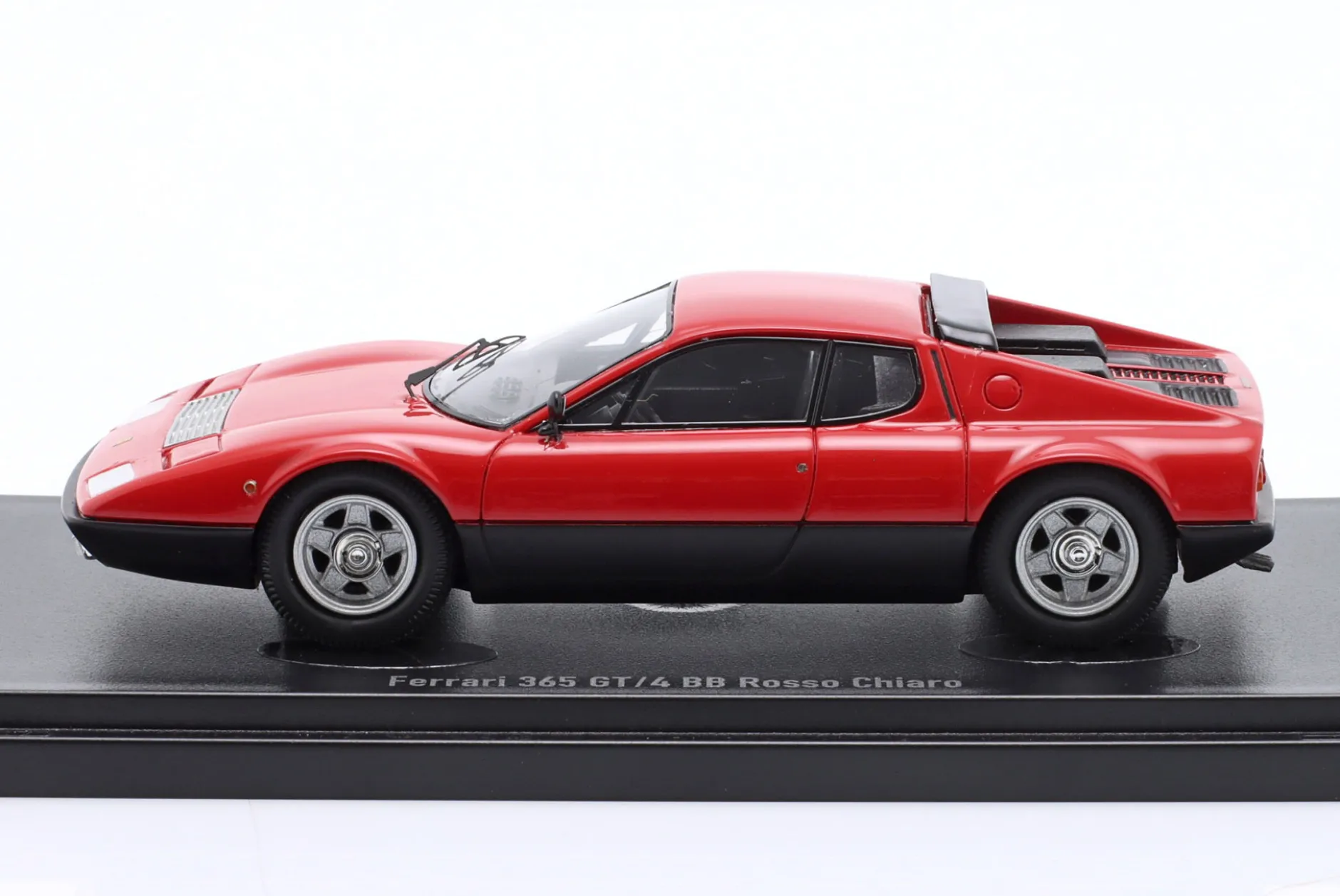 Ferrari 365 GT/4 BB Baujahr 1973-1976 rot 1:43 AutoCult