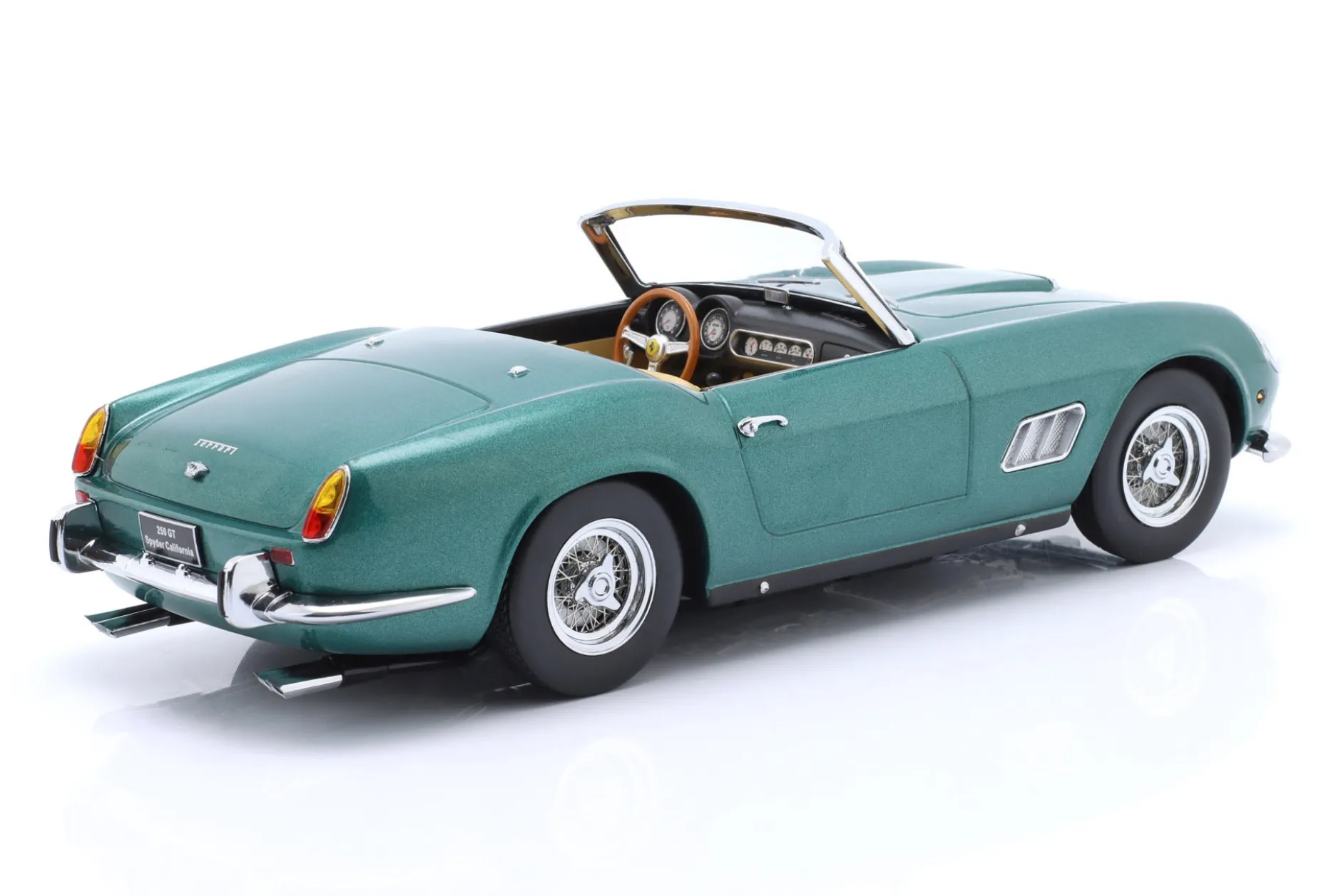 Ferrari 250 GT California Spyder 1960 grün metallic / silber 1:18 KK-Scale