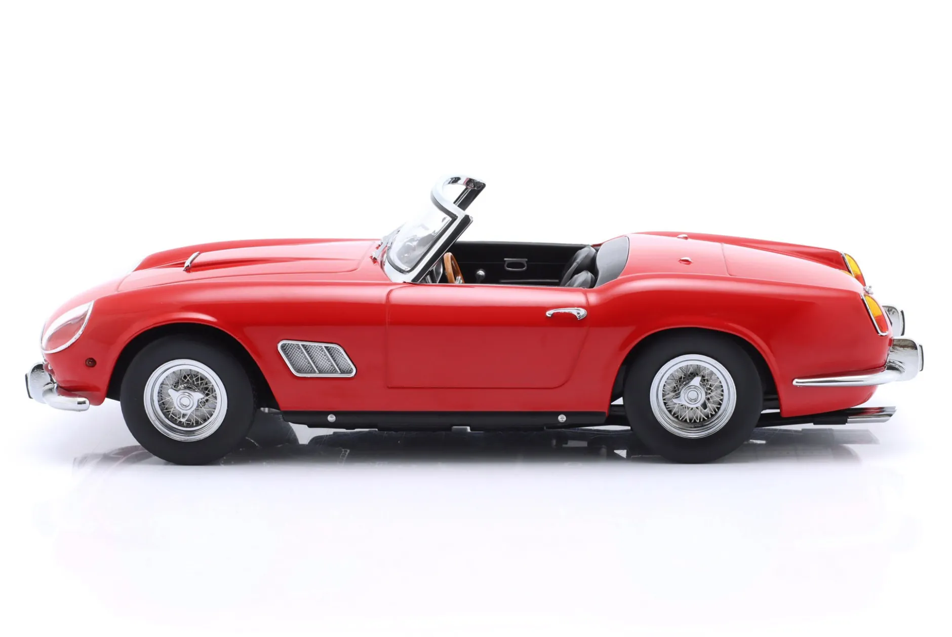 Ferrari 250 GT California Spyder Baujahr 1960 rot / schwarz 1:18 KK-Scale