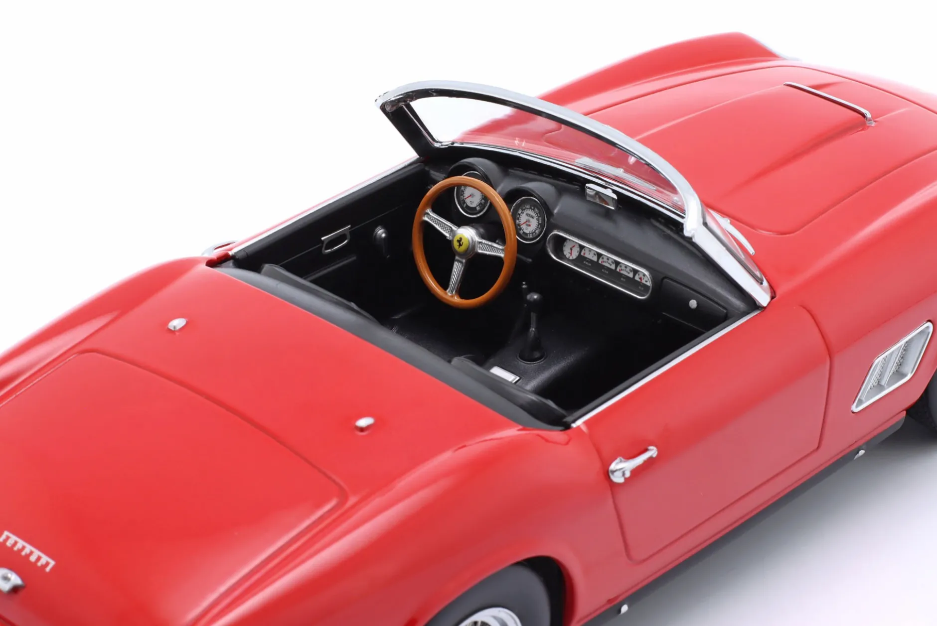 Ferrari 250 GT California Spyder Baujahr 1960 rot / schwarz 1:18 KK-Scale