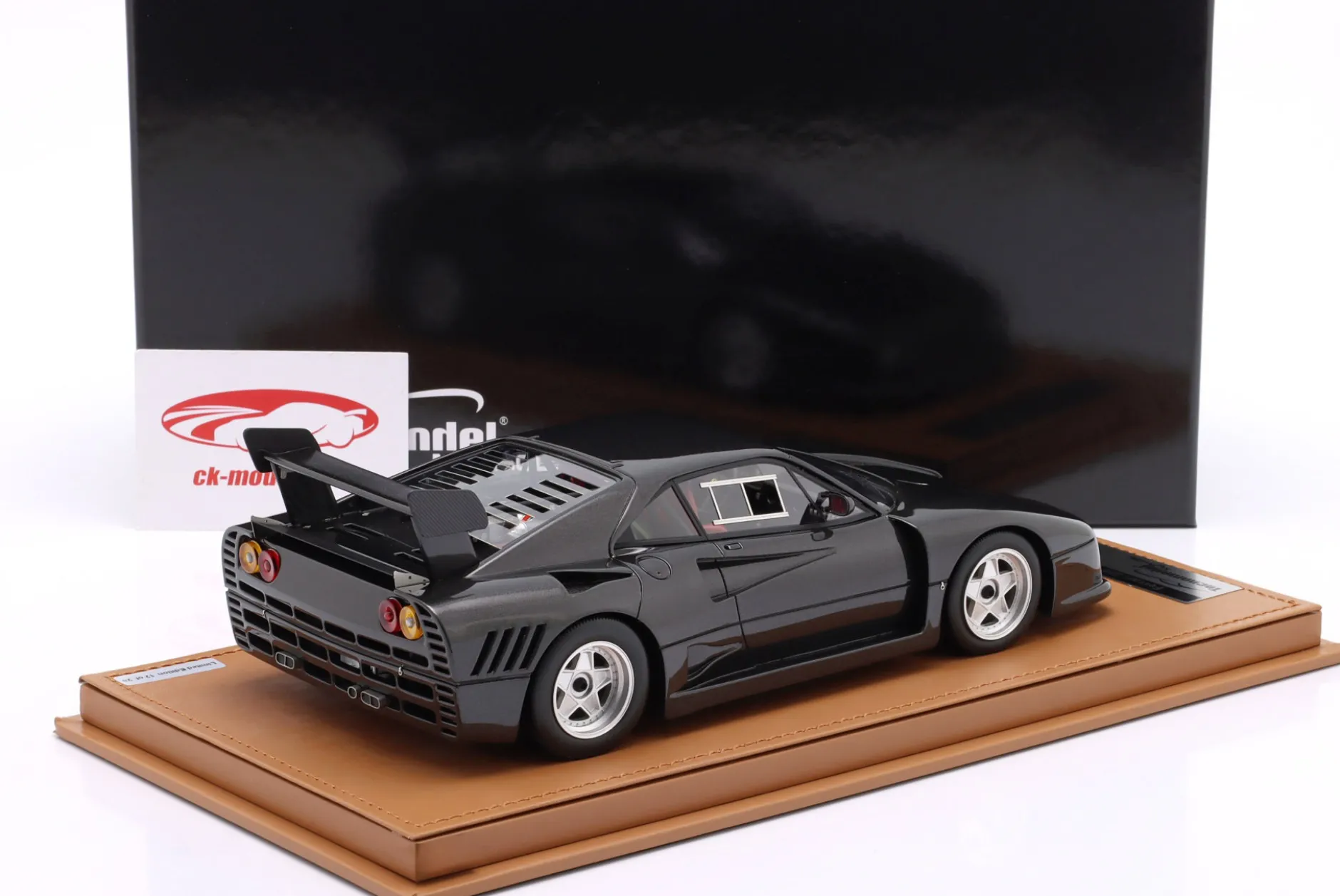 Ferrari 288 GTO Evoluzione 1985 schwarz metallic / silberne Felgen 1:18 Tecnomodel