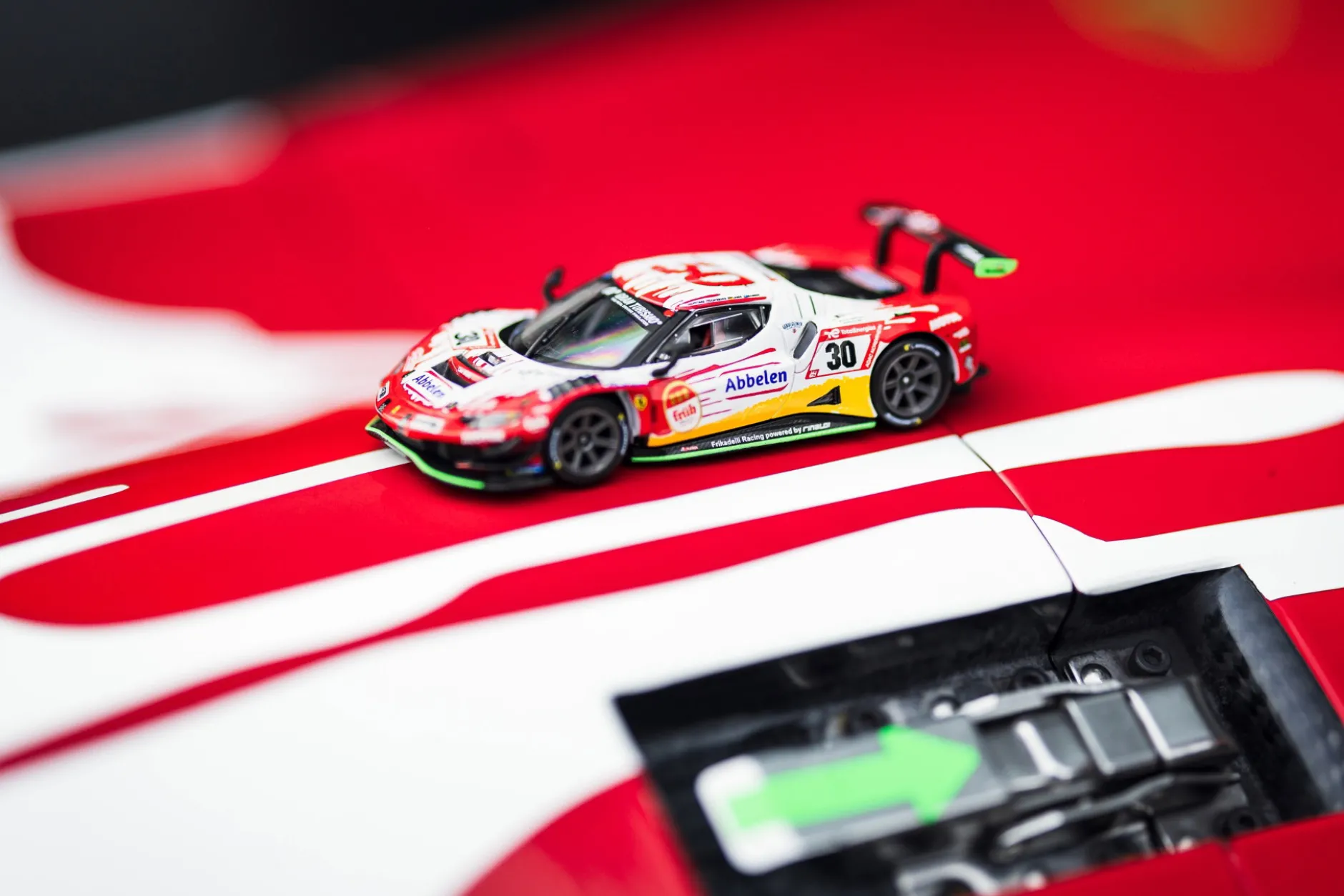 Ferrari 296 GT3 #30 Sieger 24h Nürburgring 2023 Frikadelli Racing Team 1:43 Bburago