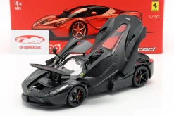 Ferrari LaFerrari Baujahr 2013 mattschwarz 1:18 Bburago Signature