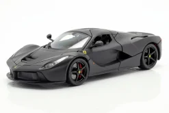 Ferrari LaFerrari Baujahr 2013 mattschwarz 1:18 Bburago Signature